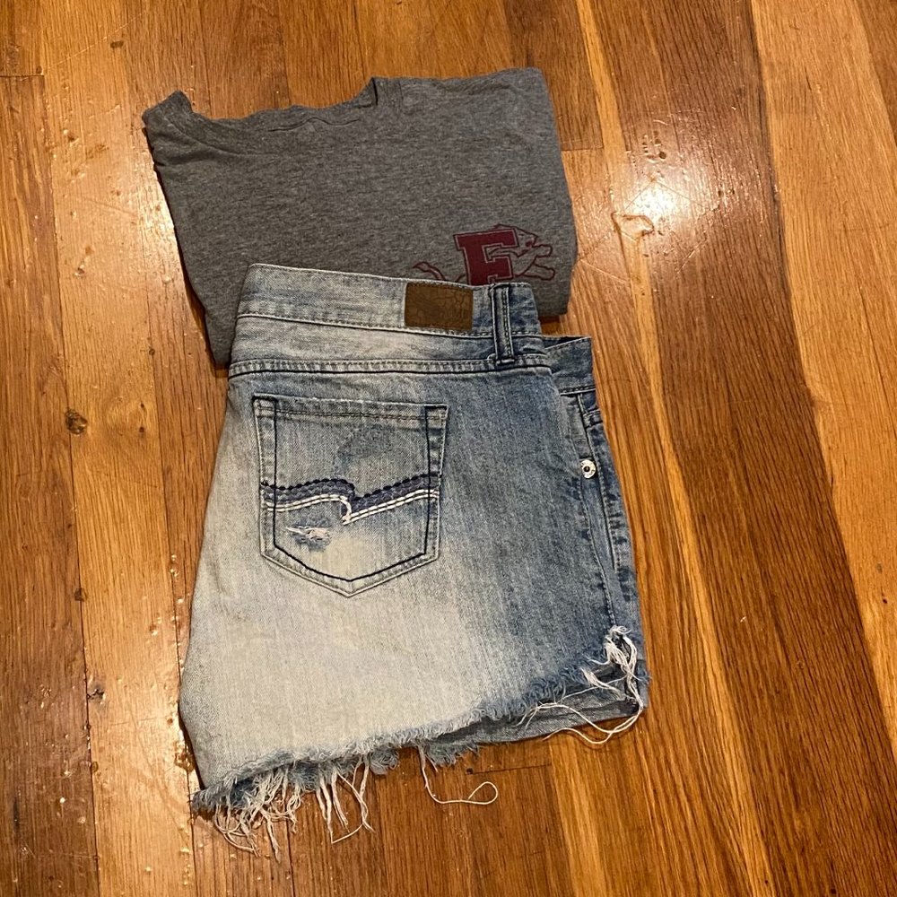 YMI Distressed Raw Hem Embroidered Jean shorts Size 13